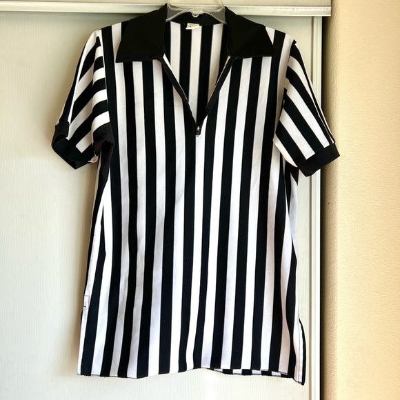 Cute top - Picture 1 of 4